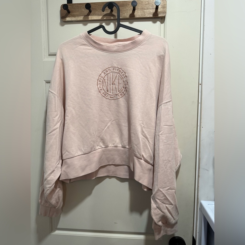 Nike Light Pink Crewneck Sweatshirt - Picture 2 of 5